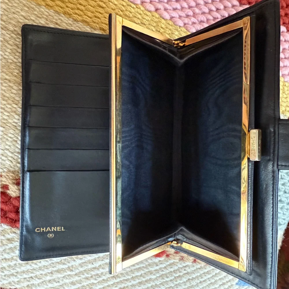 CHANEL Classic Black Leather Wallet - Picture 2 of 10